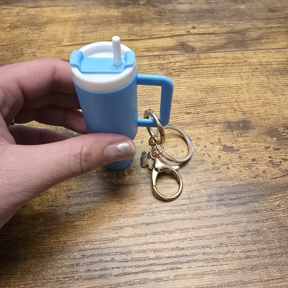 New blue tumbler chapstick keychain - Picture 3 of 6